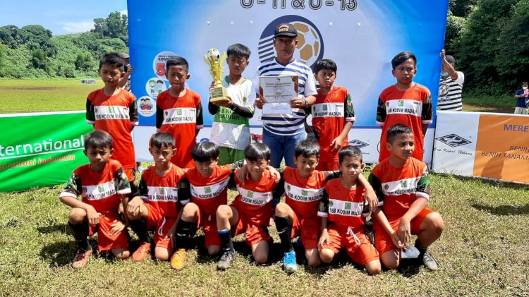 Keterangan foto: SSB Kodim Madiun saat berhasil menjadi juara empat dalam kompetisi Jatim Football Challenger U-11/Ist