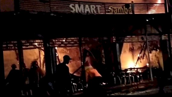 Stand yang terbakar.