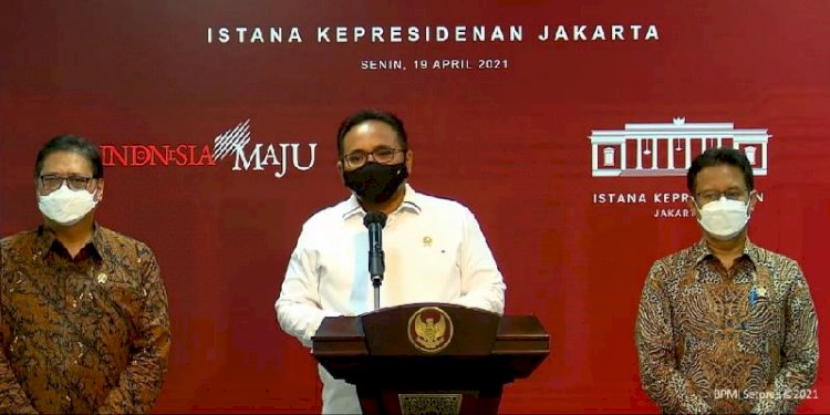 Menteri Agama, Yaqut Cholil Qoumas dalam jumpa pers usai Rapat Terbatas (Ratas) bersama Presiden Joko Widodo di Istana Merdeka, Jakarta Pusat, Senin, 19 April/Repro