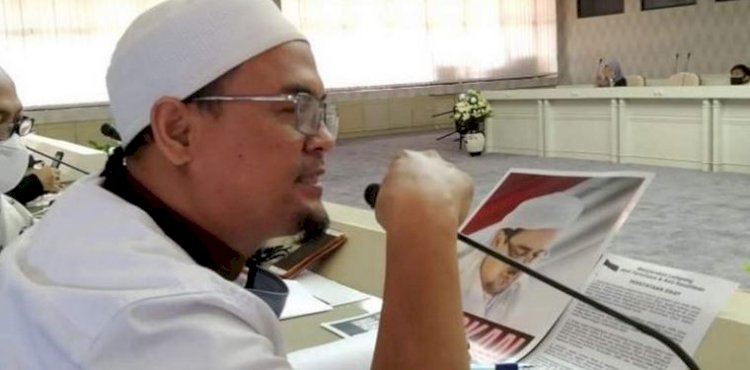 Jurubicara aksi, Ustaz Royan dalam pertemuan di Ruang Komisi DRPD Lampung/RMOLLampung