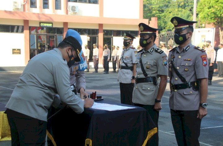 Prosesi upacara serah terima jabatan di Mapolres Bojonegoro/RMOLJatim