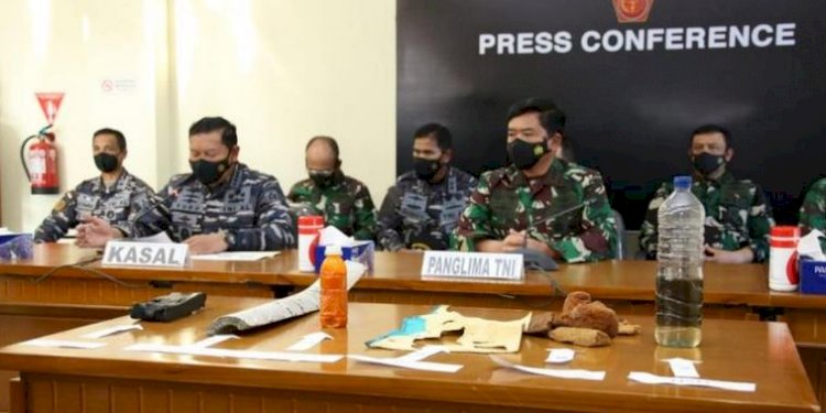 Panglima TNI Marsekal Hadi Tjahjanto saat jumpa pers terkait tenggelamnya Nanggala-402/Ist