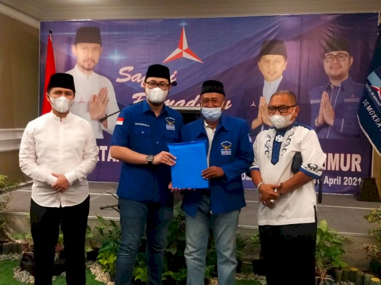 Emil Dardak bersama pengurus Demokat Jatim saat konsolidasi/RMOLJatim