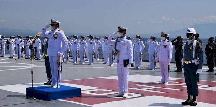 Kepala Staf TNI Angkatan Laut (KSAL) Laksamana TNI Yudo Margono tabur bunga di perairan Utara Bali/Ist