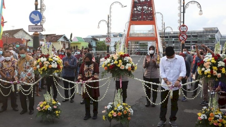 Gedung Parkir di dalam TIJ terlihat dibelakang saat peresmian oleh Eri Cahyadi, Mensos Risma dan Kajati Jatim didampingi forkopimda Surabaya/RMOLJatim