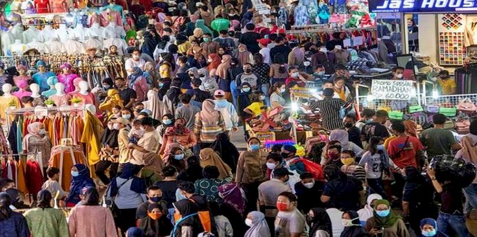 Kerumunan orang di Pasar Tanah Abang, Jakarta./Net