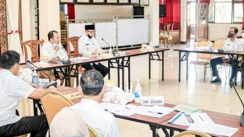 Paparan para camat tentang program kerja dan RAB di Pendopo Wahya Wibawa Graha Jember/Ist