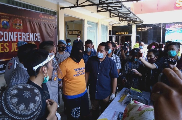 Press rilis kasus penganiayaan di Mapolres Jember/RMOLJatim
