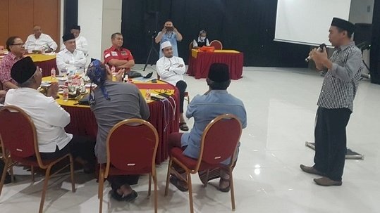   Pertemuan Eks Panglima TNI Gatot Nurmantyo, dengan ekonom senior DR. Rizal Ramli dalam acara dialog antartokoh bangsa di Sekolah Insan Cendekia Madani, Serpong, Jumat, 7 Mei/RMOL                                               Artikel Lainnya Bertemunya Dua Tokoh Oposisi Di Malam Menyambut Ampunan Kebermaknaan Jawa Timur Dalam Pembangunan Indonesia Maju Dan Penguatan NKRI Berideologi Pancasila MK Akhirnya Memutuskan Akan Mengadili Perkara PSU Pilkada 2020 Mudik Bukan Pergerakan Teroris, Tapi Keb