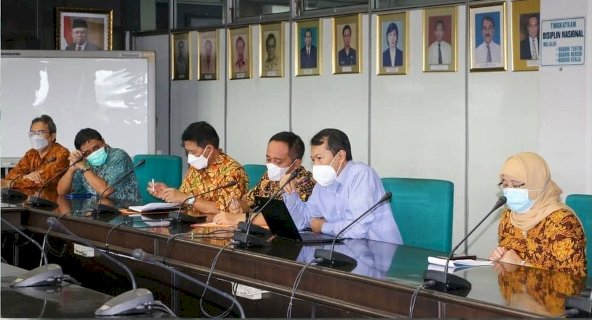 Lima orang Dewan Pengawas PDAM Surya Sembada Surabaya periode 2021-2024/Ist