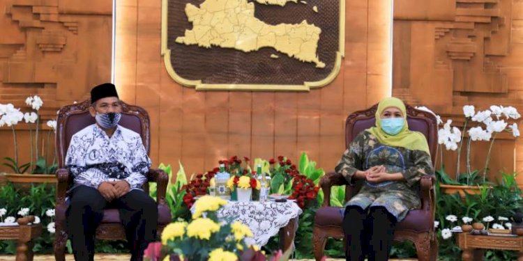 Gubernur Jatim Khofifah saat menerima kedatangan Kepala Dinas Pendidikan Jatim/RMOL