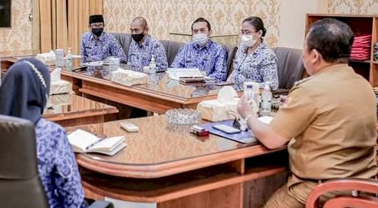 Koordinasi Bupati Jember dengan OPD saat awal masuk kerja/Ist