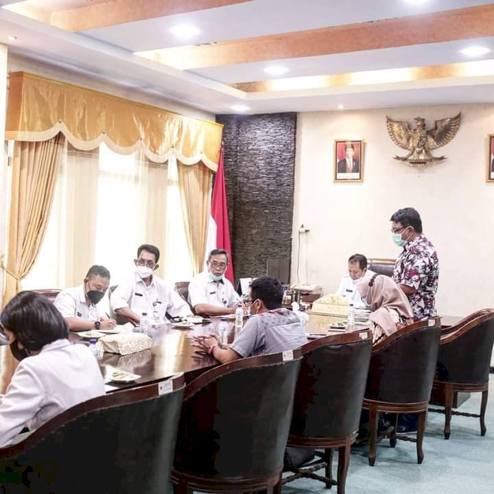 Bupati Jember bersama OPD membahas solusi persoalan sampah dengan PT Bioteknologi Surabaya/Ist