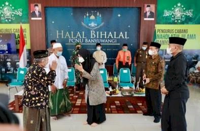 Bupati Banyuwangi Ipuk Fiestiandani menghadiri undangan halal bihalal yang digelar PCNU Banyuwangi/Dok Hms