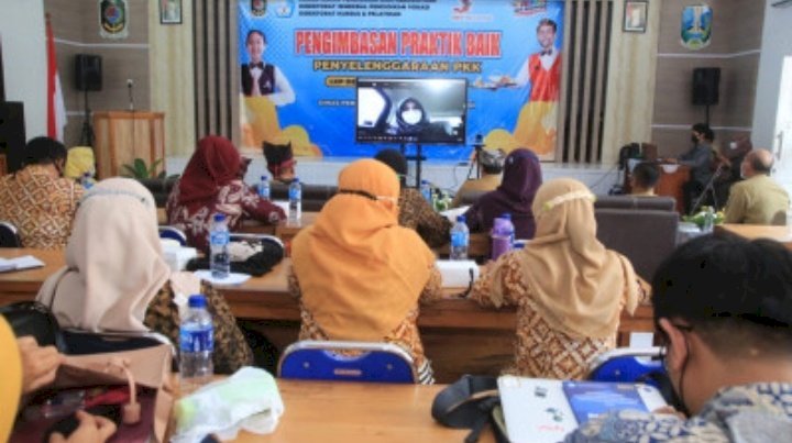 Bupati Ipuk membuka pelatihan secara daring/Dok Hms