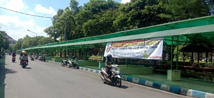 Keberadaan bekas lapak PKL di jalan serong timur alun-alun Ngawi/RMOLJatim