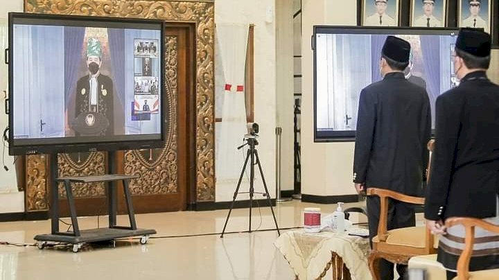 Bupati dan Forkopimda saat upacara virtual di Pendopo Wahya Wibawagraha.
