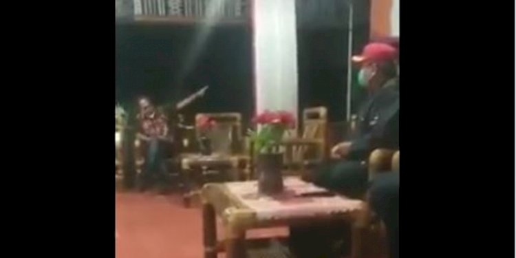 Tangkapan layar saat Bupati Alor, Amon Djobo marah-marah kepada staf Kementerian Sosial RI/Repro