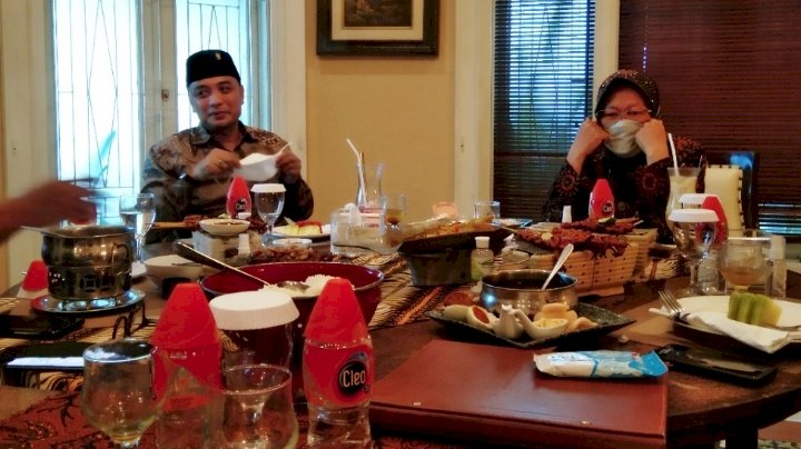 Risma bersama Eri saat jumpa pers/RMOLJatim
