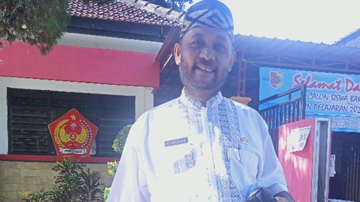 PLt Kepala Dinas Pendidikan Kabupaten Jember,  Bambang Hariyono