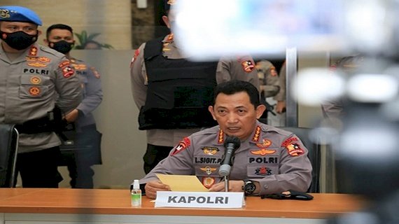 Kapolri Jenderal Listyo Sigit Prabowo saat memberikan keterangan pers/Net