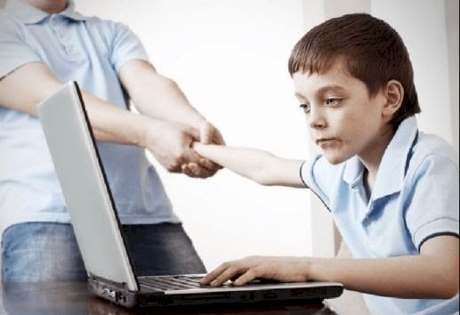 Ilustrasi bermain game online/Net