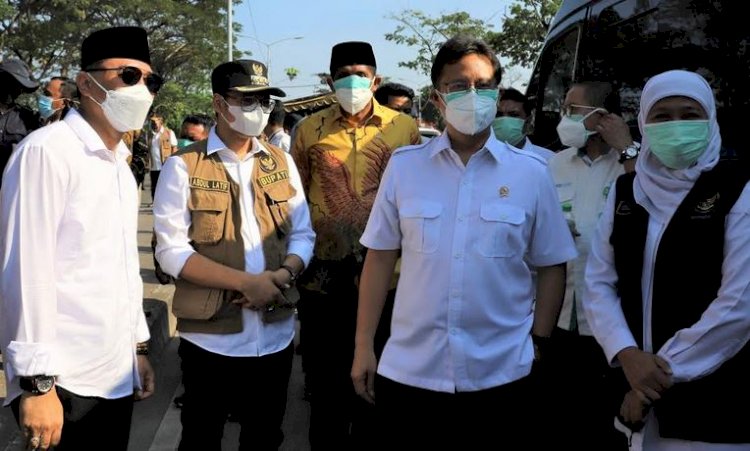 Wali Kota Eri bersama Gubernur Jatim, Bupati Bangkalan dan Kapolres Tanjung Perak saat kedatangan Menkes/RMOLJatim