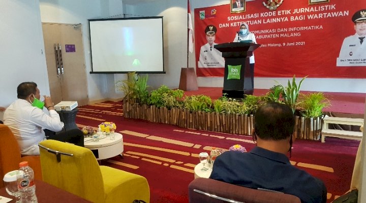 Kepala Diskominfo Pemkab Malang, Aniswaty Aziz saat memberikan sambutan/RMOLJatim