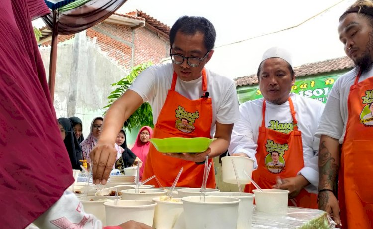 Ketua Komisi VI DPR RI, Faisol Riza usai melakukan masak besar di Ponpes Ulil Albab /RMOLJatim