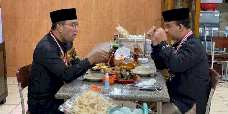 Anies Baswedan dan Ridwan Kamil saat sarapan bareng di Sumedang, Jawa Barat/Net