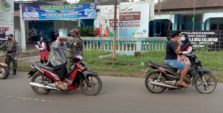 Pembagian masker/RMOLJatim