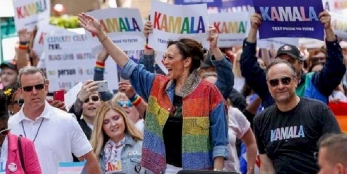 Kamala Harris hadiri di pawai Pride di Washington DC/Disway