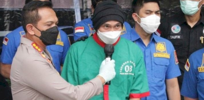 Anji mengenakan tahanan Polres Metro Jakarta Barat/RMOLJakarta