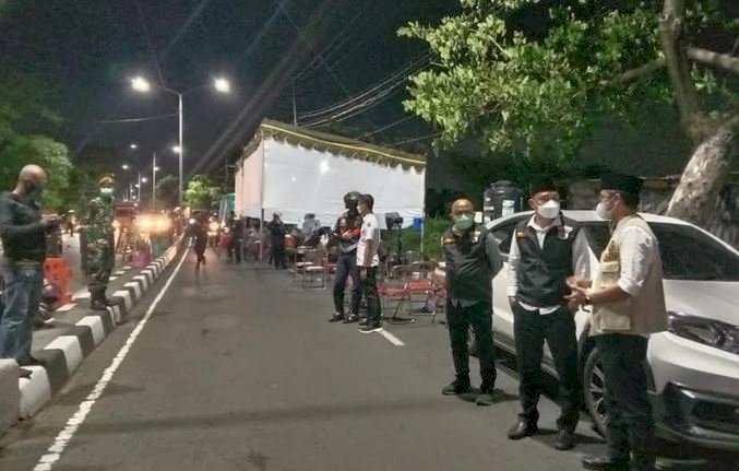 Bersama Bupati Bangkalan, Wali Kota Eri Cahyadi tinjau penyekatan di Suramadu sisi Bangkalan/RMOLJatim