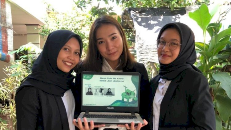 Tiga mahasiswa yang menggagas emisi nol karbon/Ist