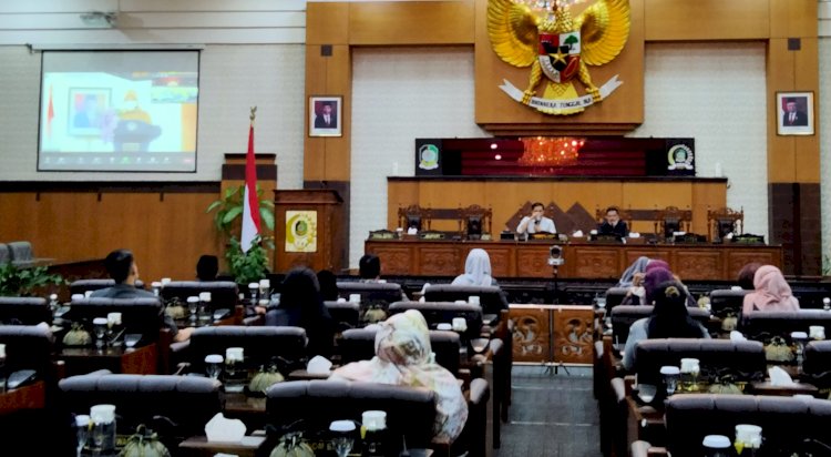 Paripurna DPRD Banyuwangi jawaban Bupati Ipuk atas Pemandangan Umum Fraksi/RMOLJatim