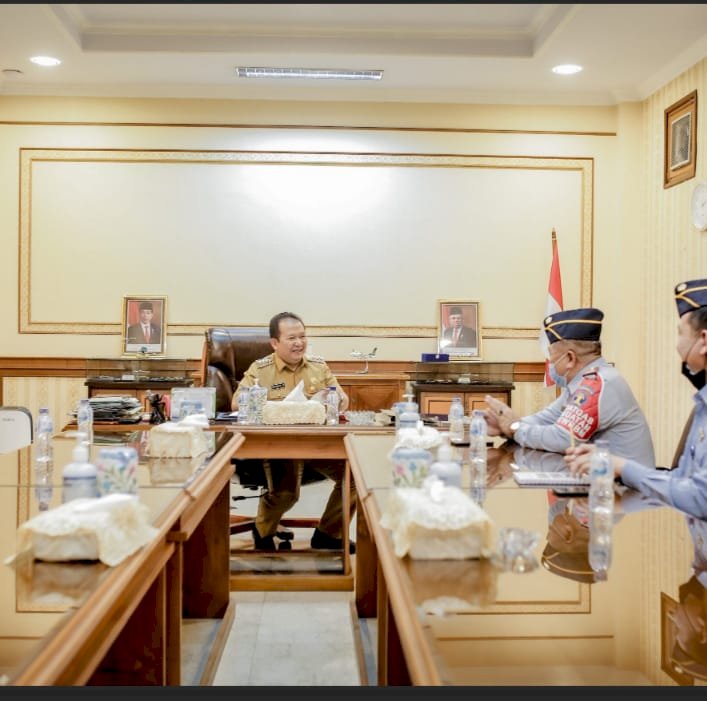 Bupati Jember Hendy Siswanto saat bertemu Kalapas kelas IIA Jember, Yandi Suyandi./Ist