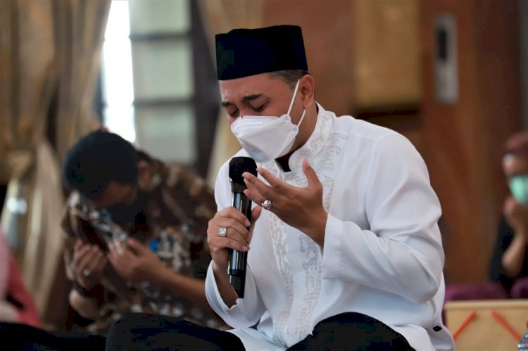 Wali Kota Eri saat menggelar Istighosah dan Doa Bersama/RMOLJatim