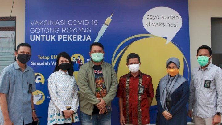 Silvester Budi Agung bersama jajaran PT SIER/RMOLJatim