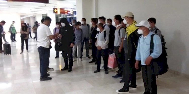 TKA asal China saat tiba di Bandara Hasanuddin/Net