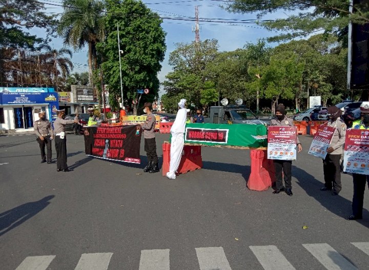 sosialisasi protokol kesehatan Satlantas Polres Bondowoso/RMOLJatim