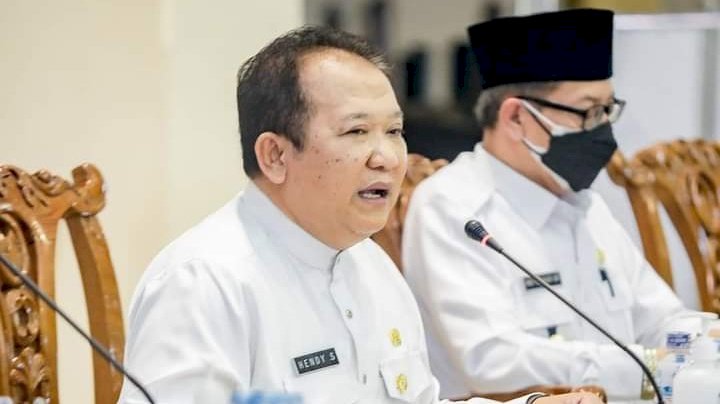 Bupati Jember saat rakor dengan Forkopimda di pendopo Wahya Wibawagraha Jember.