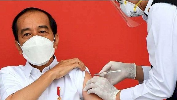 Presiden Joko Widodo ketika mendapatkan vaksinasi Covid-19 di Istana Negara/RMOL