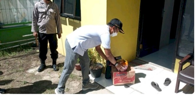 Bupati Batang mendatangi warga yang melakukan isoman