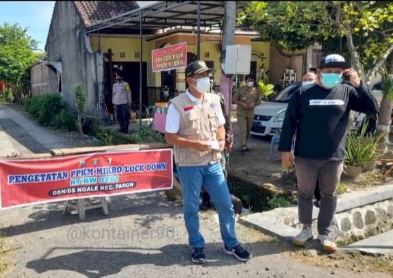 Wabup Ngawi, Dwi Rianto Jatmiko saat memantau kegiatan lockdown mikro/RMOLJatim 