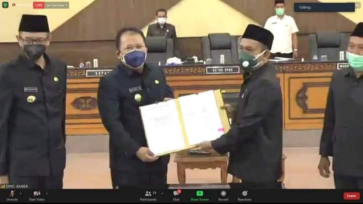 Sidang paripurna penetapan Rapreda  LPP APBD Tahun Anggaran 2020, menjadi Perda Tahun Anggaran 2020. ( Humas)