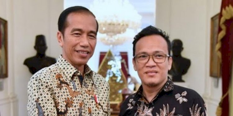 Ketua Relawan Jokowi Mania (Joman), Immanuel Ebenezer saat bersama Presiden Joko Widodo/Net