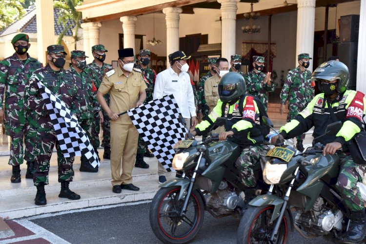 Bupati Sidoarjo Ahmad Muhdlor Ali dan Dandim 0816 Sidoarjo Letkol Inf Mohamad Iswan memberangkatkan ribuan sembako ke warga terdampak Covid-19/RMOLJatim
