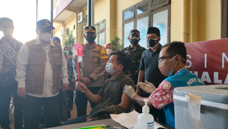 Forkopimda Kabupaten Probolinggo saat meninjau jalannya Vaksinasi/RMOLJatim