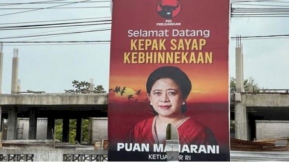 Baliho Puan Maharani terpasang di atas jalan protokol/Net